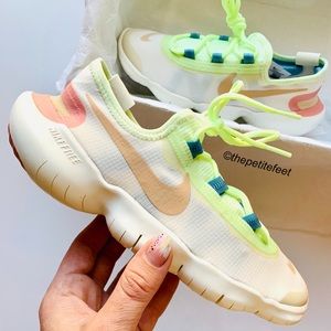 NWT Nike Free RN 5.0 Sneakers Shoes